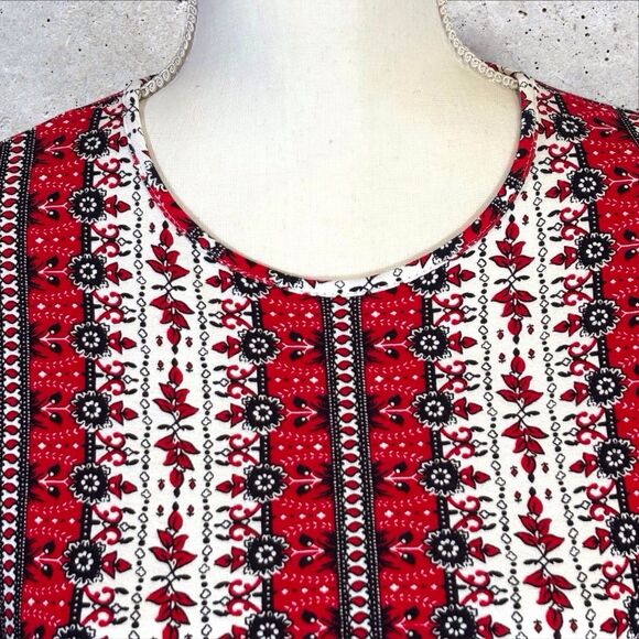 J. Jill Wearever Boxy Top Red White Black Floral Small Petite SP Casual Office - Picture 4 of 10